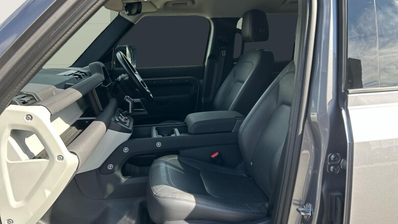 Land Rover Defender 3.0 D250 SE 110 5dr Auto Diesel Estate